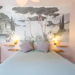 Chambres D\'Hotes Avec Piscine Et Jacuzzi Privatif Pour Le Studio