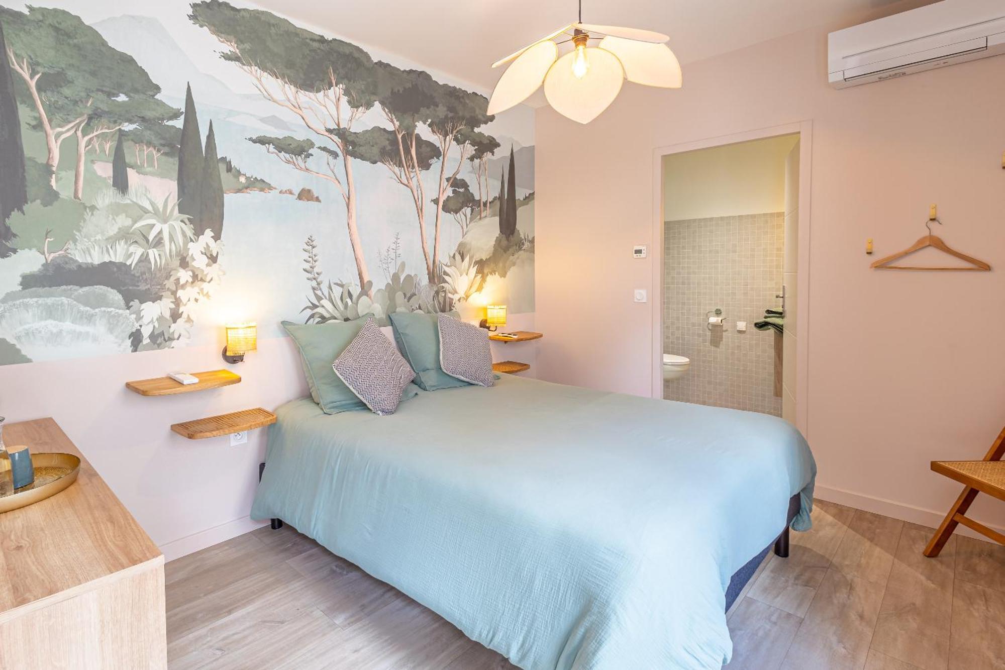 Chambres D'Hotes Avec Piscine Et Jacuzzi Privatif Pour Le Studio * Merignac (Gironde)