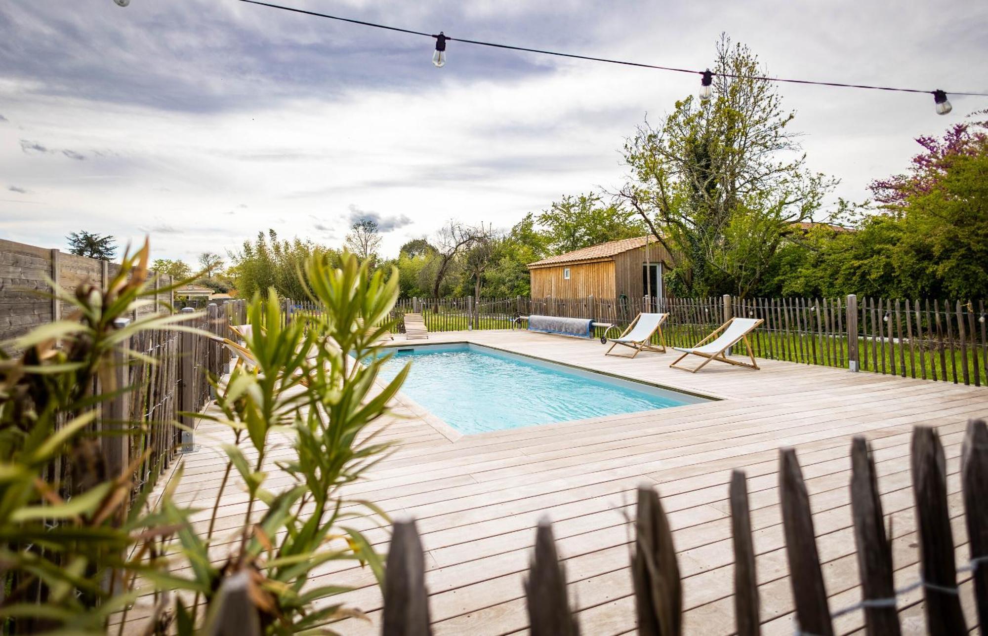 Bed & Breakfast Chambres D'Hotes Avec Piscine Et Jacuzzi Privatif Pour Le Studio *