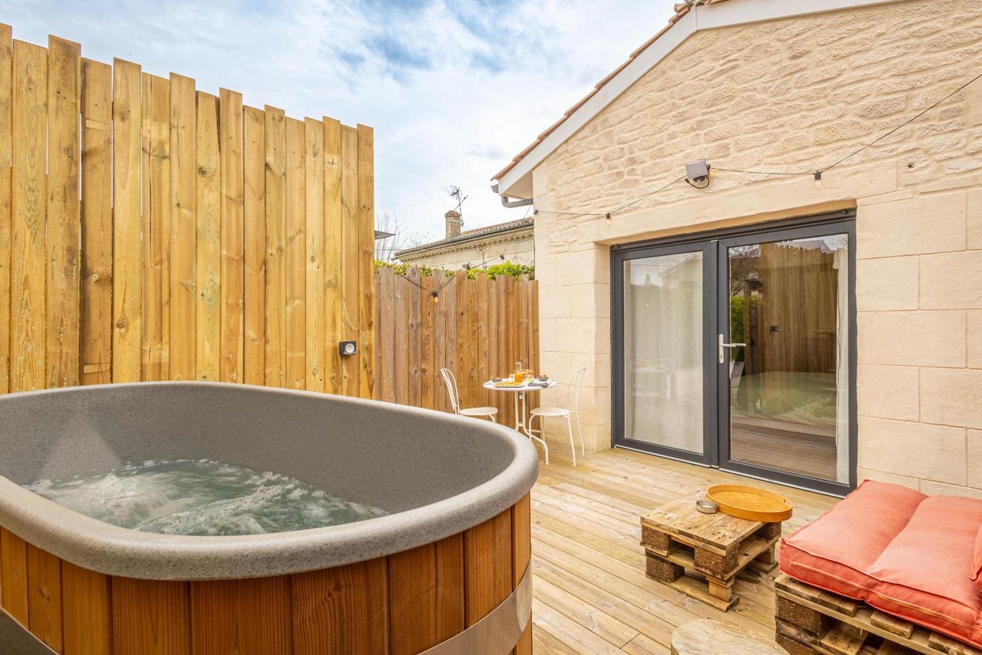 Chambres D'Hotes Avec Piscine Et Jacuzzi Privatif Pour Le Studio *